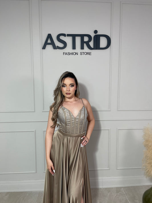 Rochie Mara lungă din satin pietre la bust și crăpătură pe picior