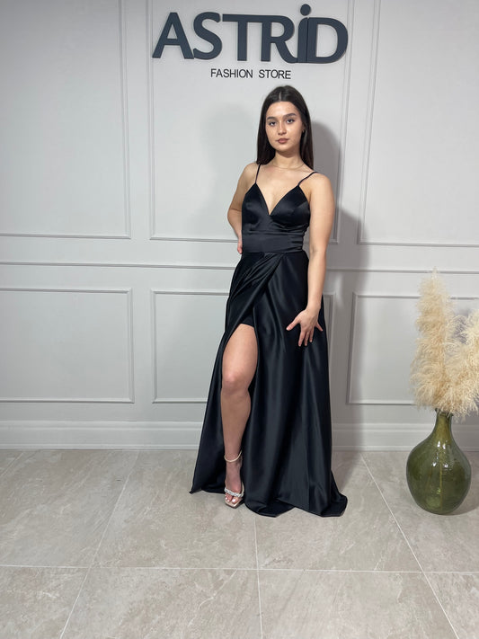 Rochie Cecilia lungă din satin bretele subțiri și crăpătură pe picior