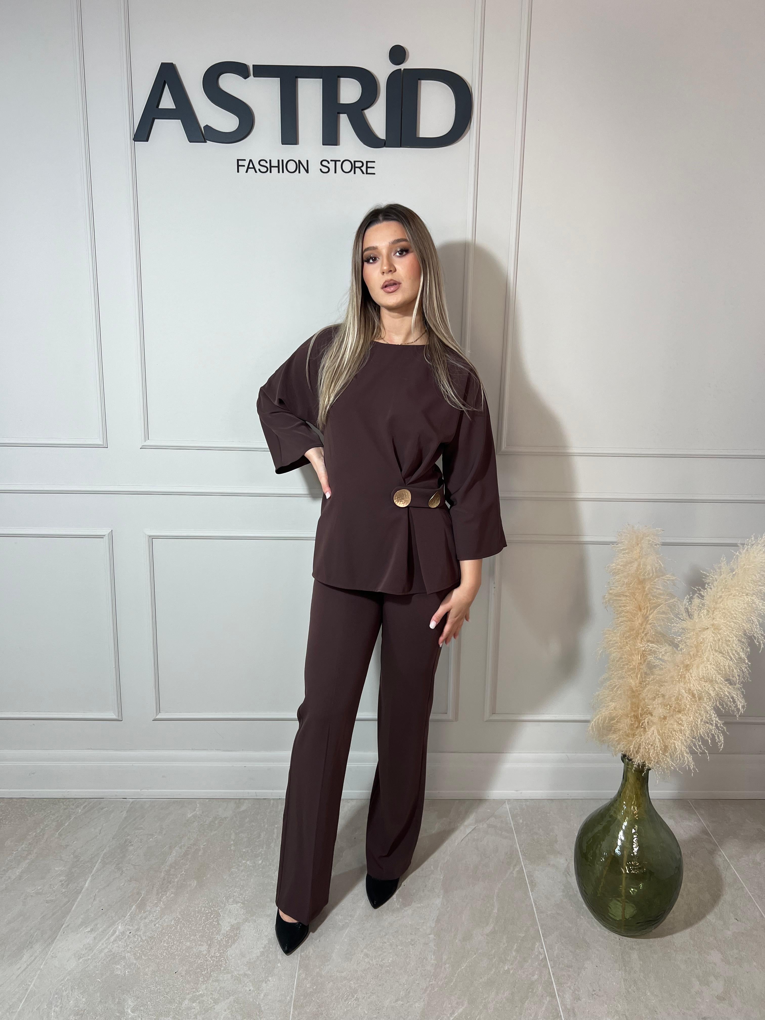 Compleu Petra din două piese cu accesoriu auriu în talie