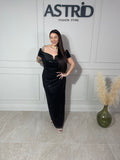 Rochie Selena lungă neagră cu aplicații paiete si decolte tip bărcuță