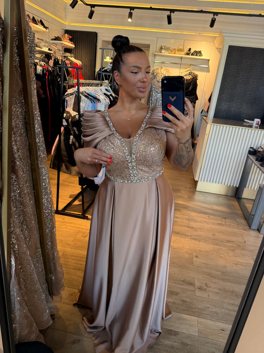 Rochie Glace lunga din tafta satinata cu bust decorat si pietre si paiete