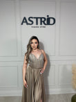 Rochie Mara lungă din satin pietre la bust și crăpătură pe picior