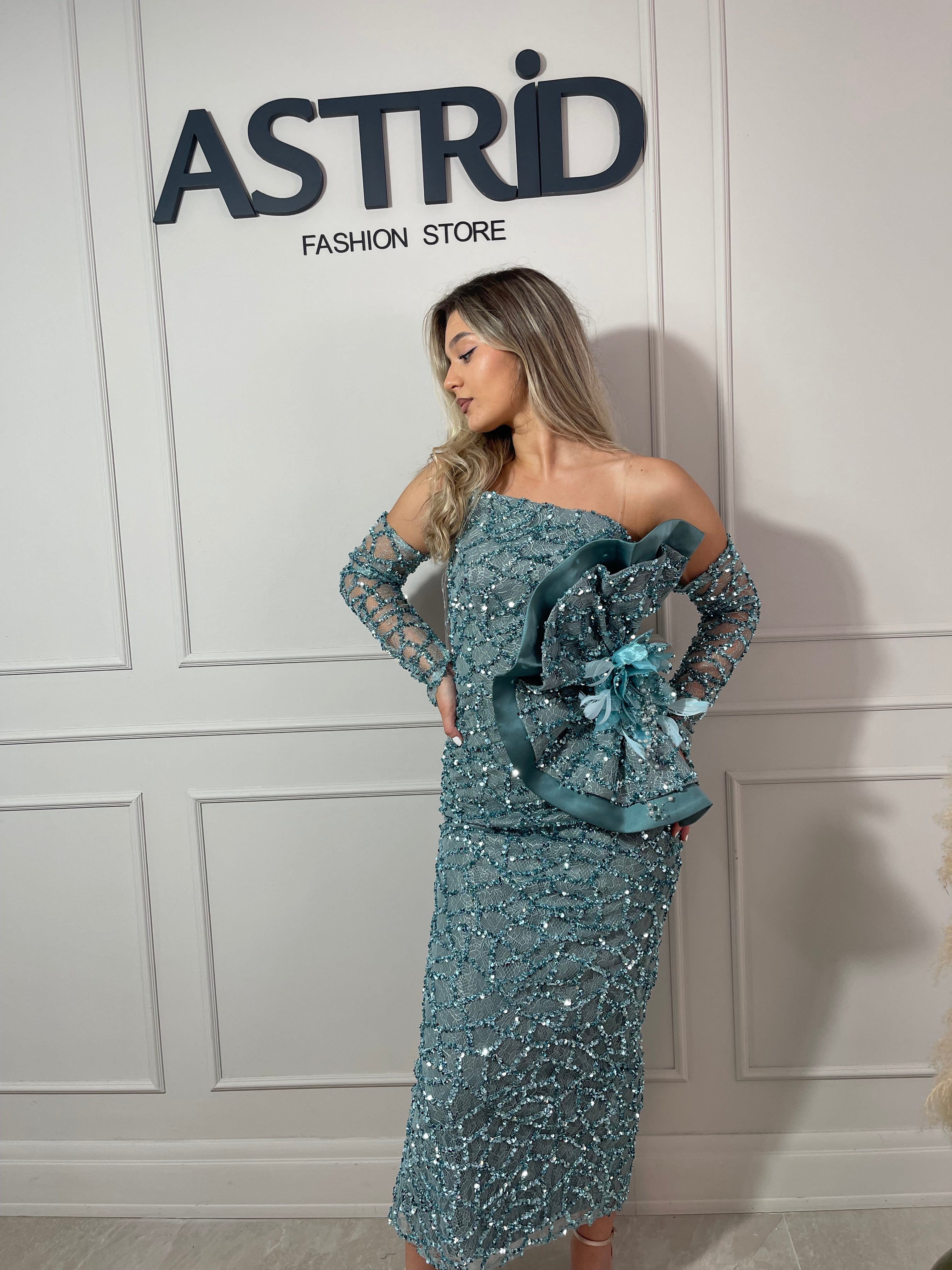 Rochie Belize midi cu mâneci detașabile și aplicații paiete și sclipici
