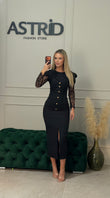 Rochie Amy lunga cu maneci din dantela accesorizata cu nasturi aurii si falduri in talie