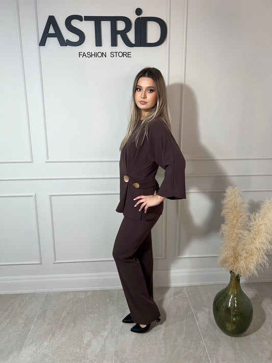 Compleu Petra din două piese cu accesoriu auriu în talie