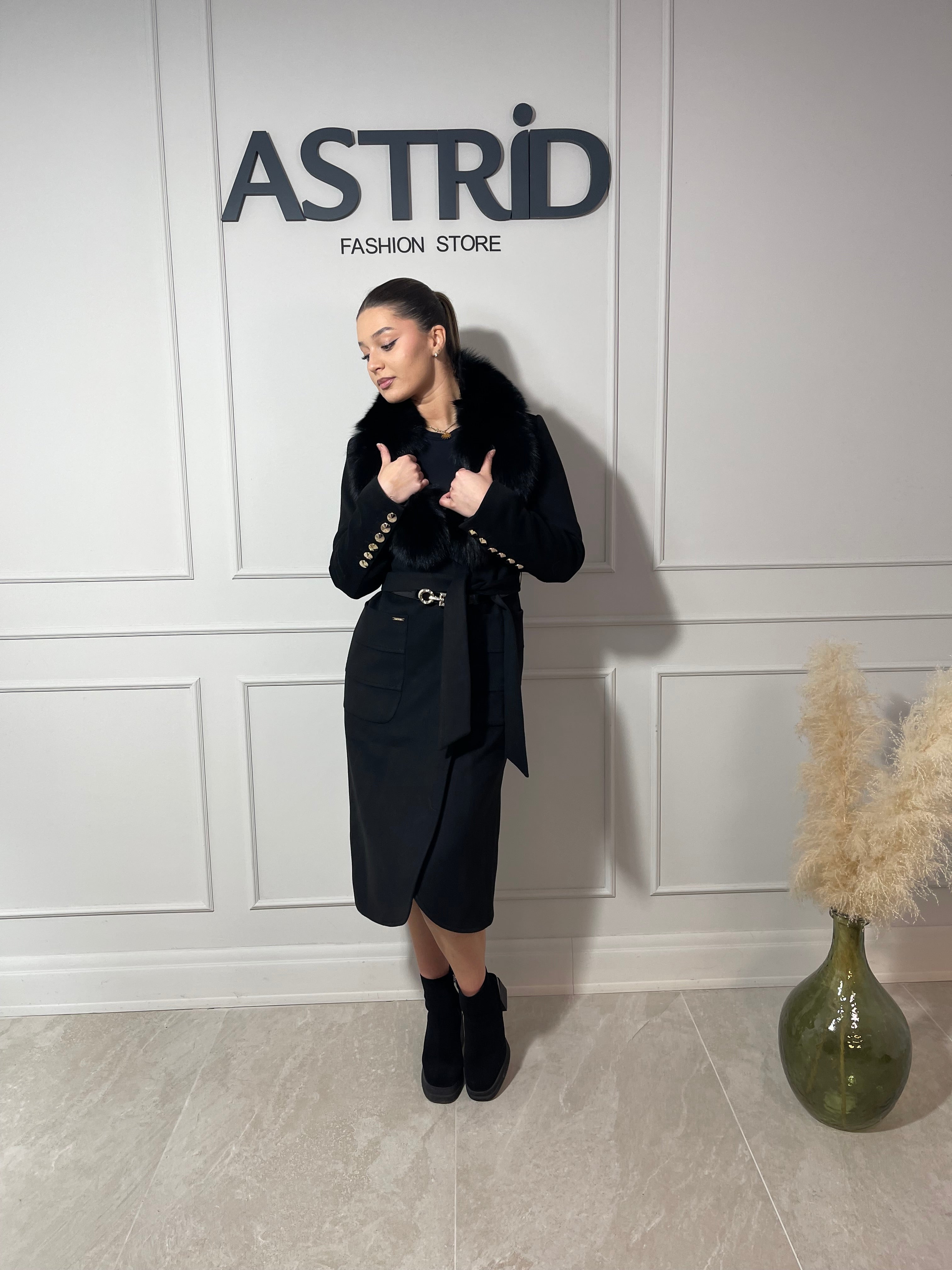 Palton Beatrice din cașmir cu blană naturală și cordon în talie