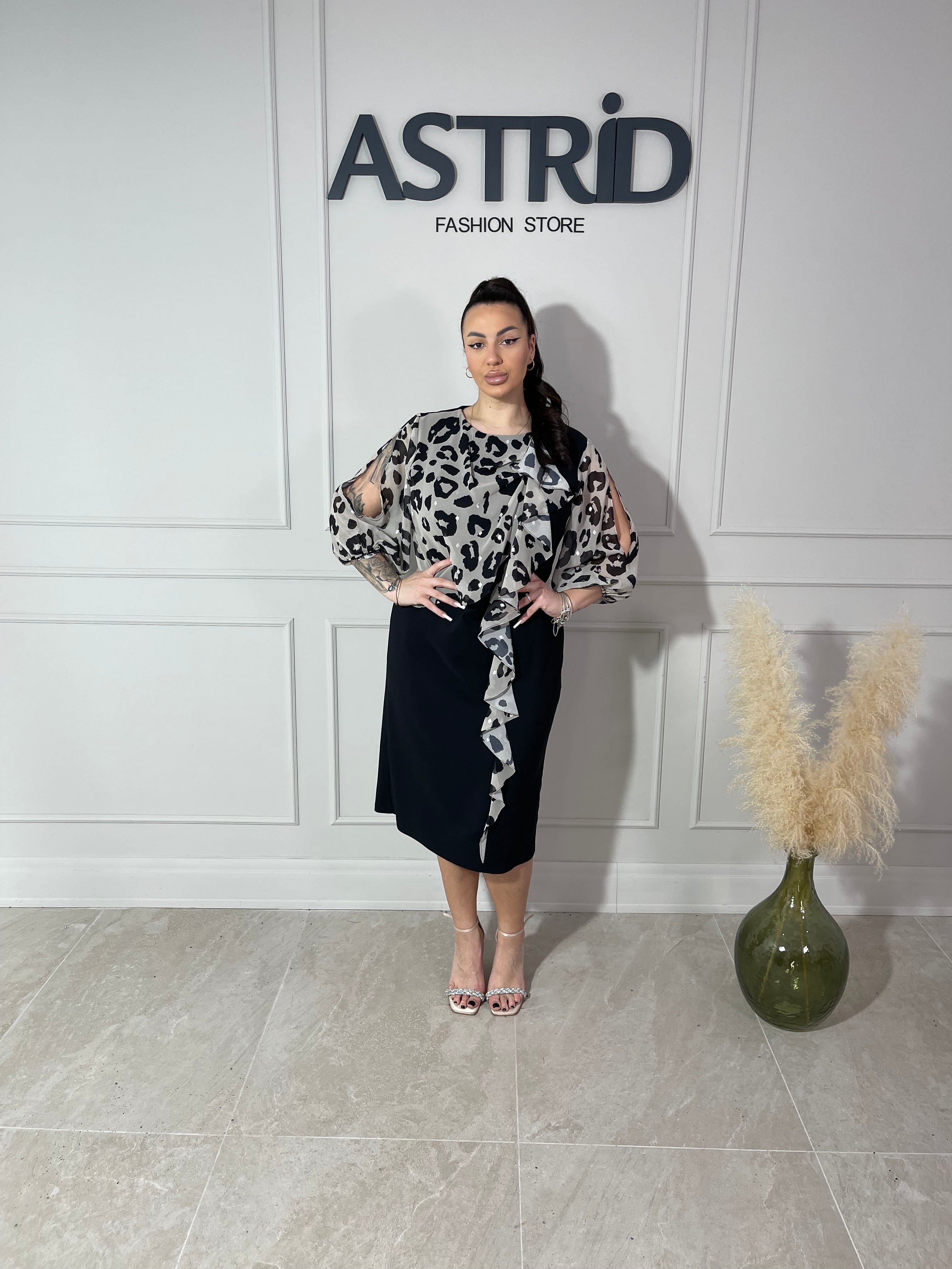 Rochie Xenia cu capa animal print mânecă despicată