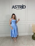 Rochie Kim midi din satin bust căzut și bretele subțiri