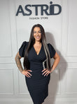 Rochie Anabela midi neagră mânecă scurtă și accesoriu pietre talie