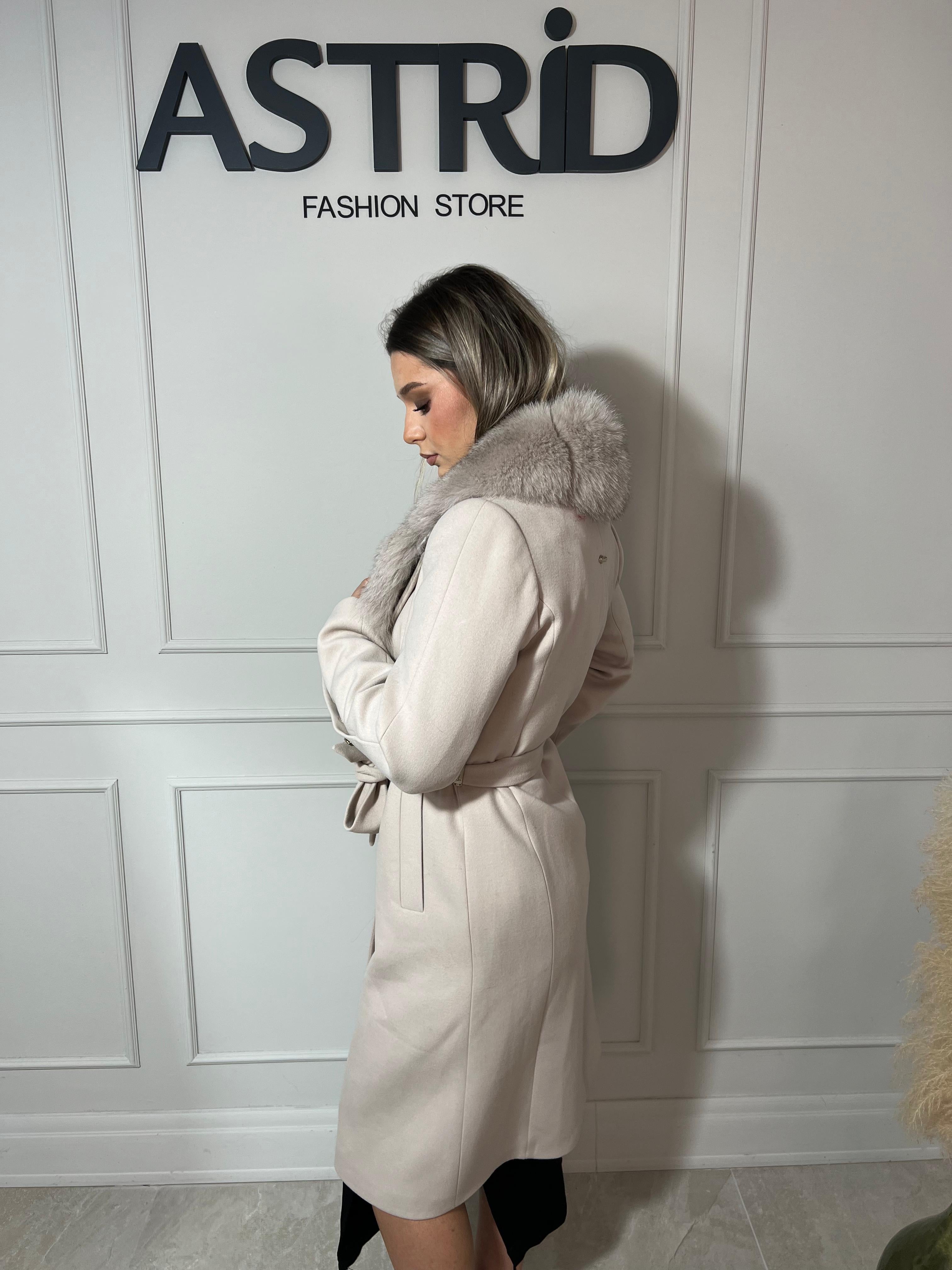 Palton Diandra lung din cașmir cu nasturi aurii și blană naturală