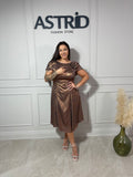 Rochie Sofia midi în cloș cu inserții sclipici și flori pe umăr