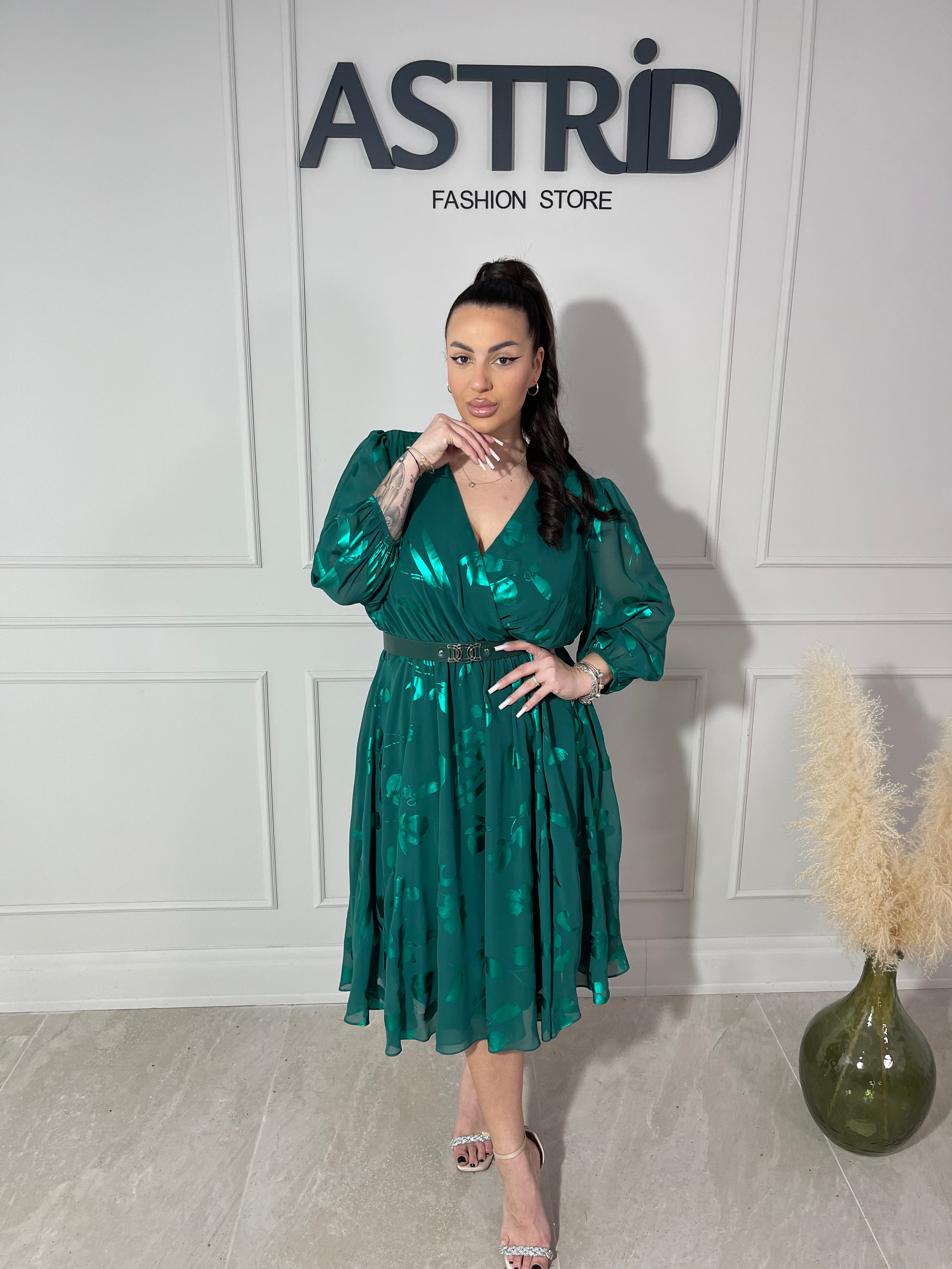 Rochie Elise midi din voal cu aplicații sclipici și mânecă lungă