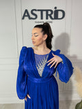 Rochie Siera lungă din voal manela lungă și aplicații pietre la bust
