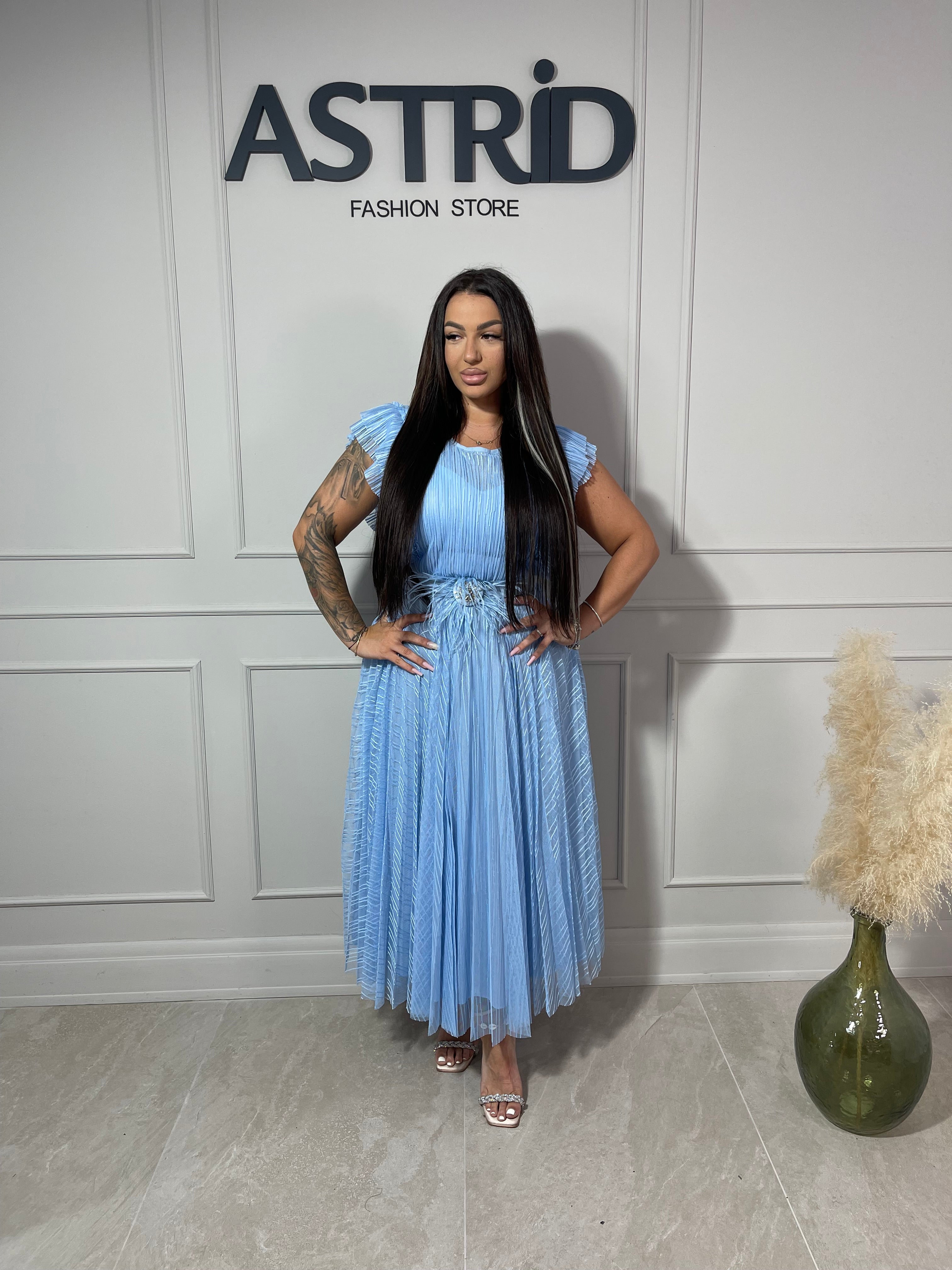 Rochie More midi plisată din tiul curea în talie și volanase la umeri