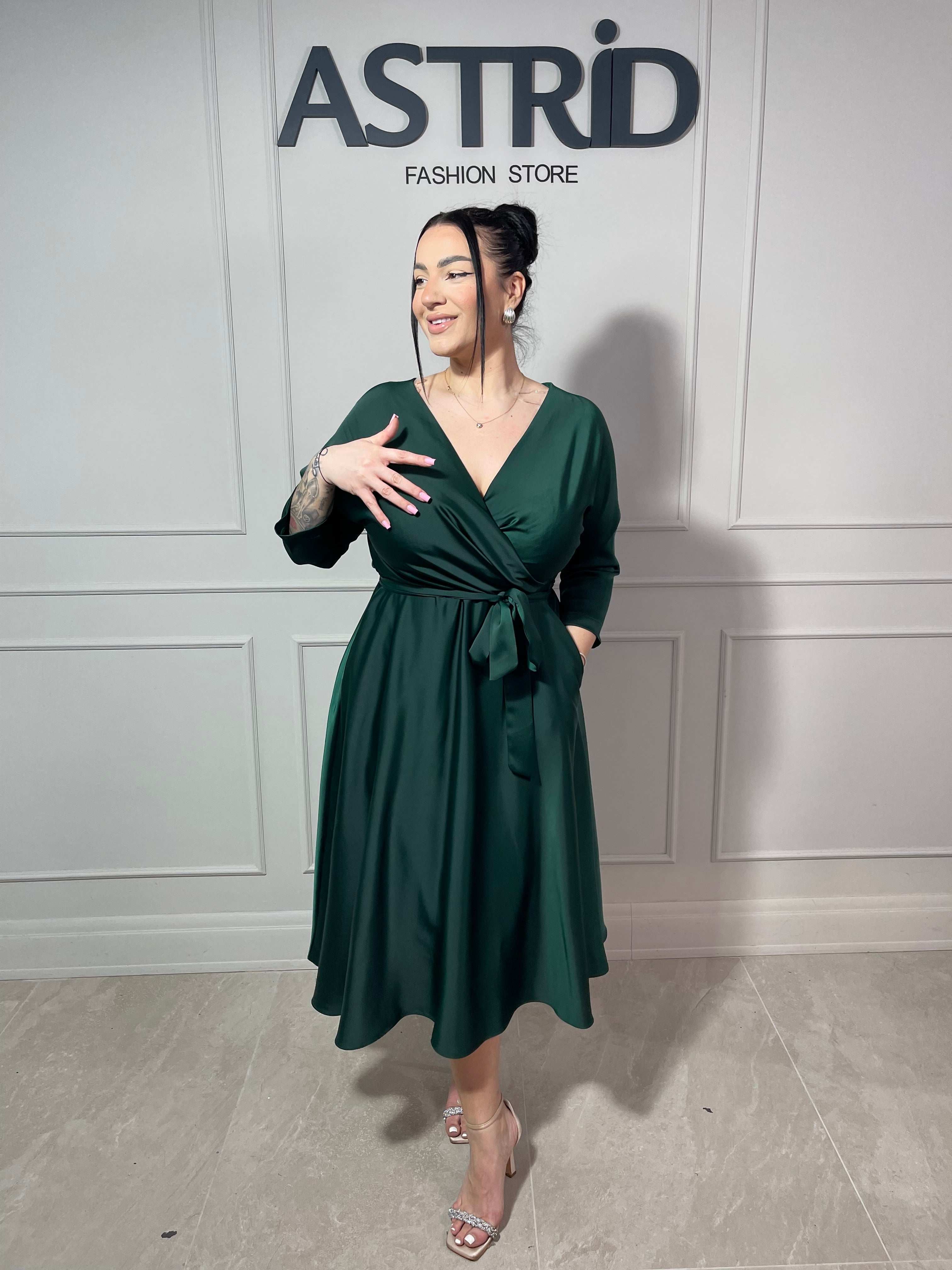 Rochie Dora midi din satin cu cordon în talie