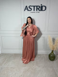 Rochie Sofia lungă mânecă clopot și accesoriu floare la talie