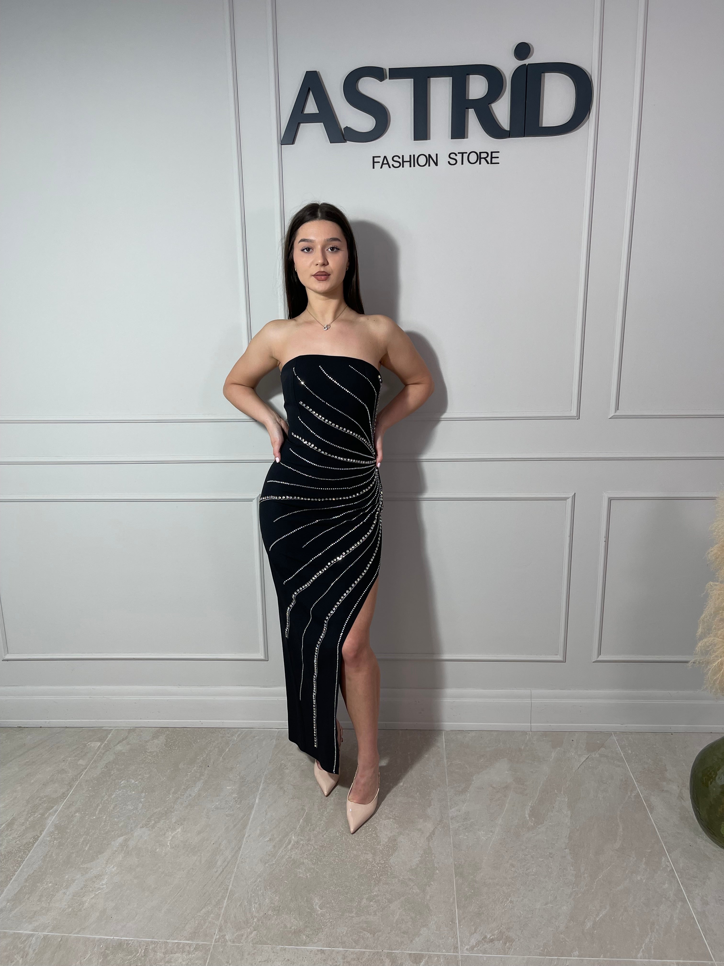 Rochie Cleo midi cu crăpătură laterală și aplicații pietre