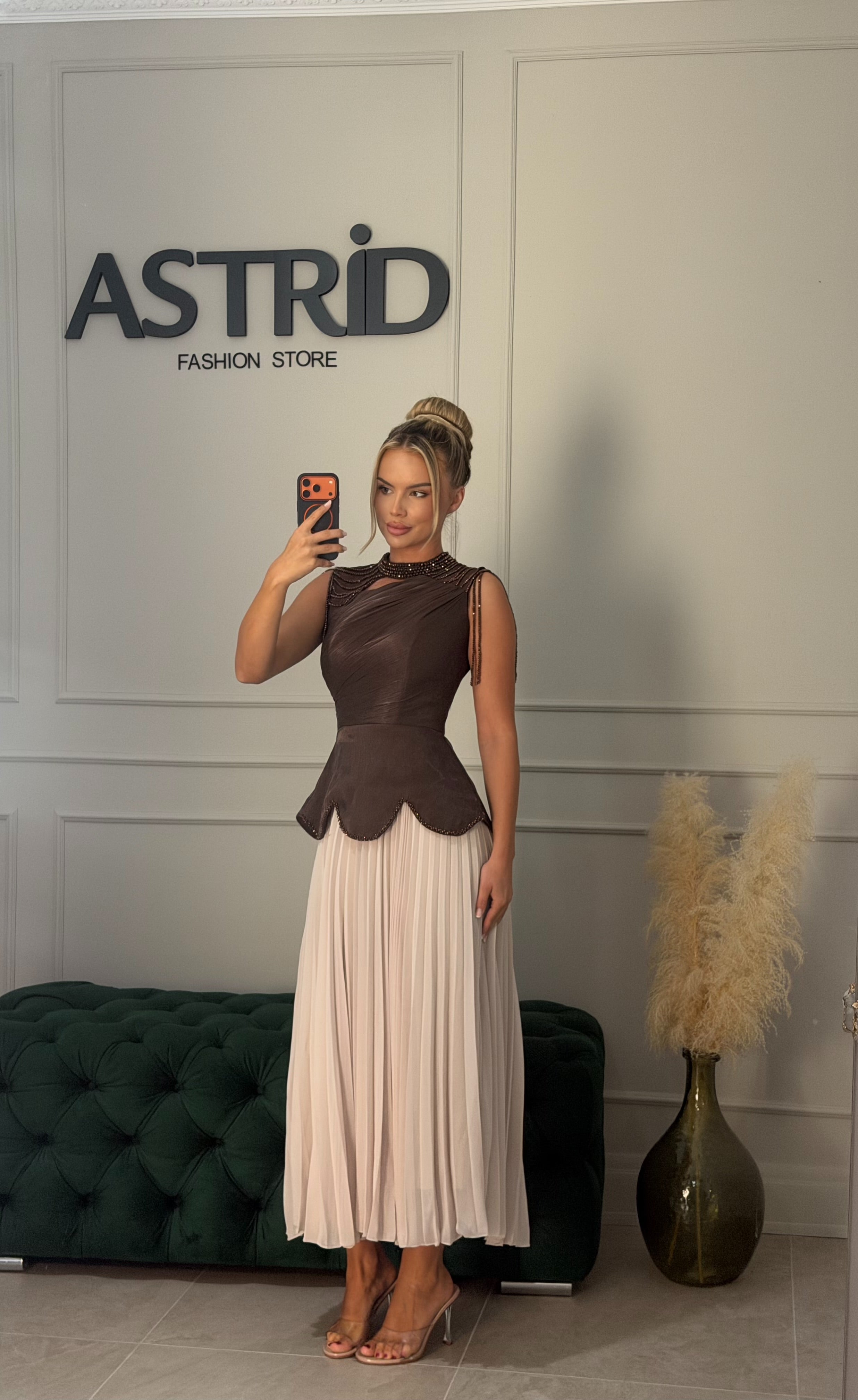 Rochie Brianna midi cu bust satinat si fusta plisata