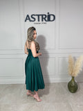 Rochie Kim midi din satin bust căzut și bretele subțiri