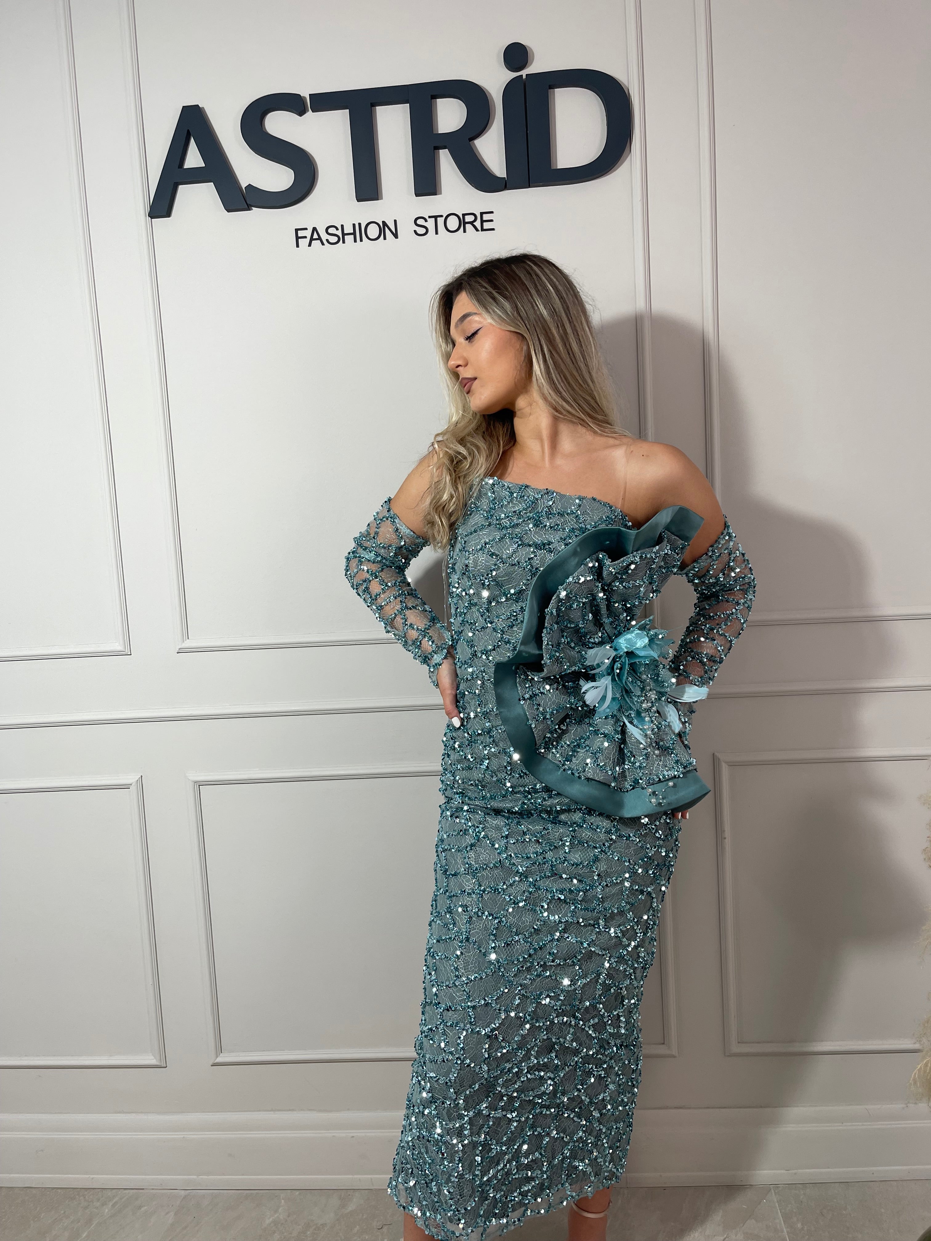 Rochie Belize midi cu mâneci detașabile și aplicații paiete și sclipici