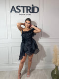 Rochie Zeinep scurtă pe un umăr trandafir în talie
