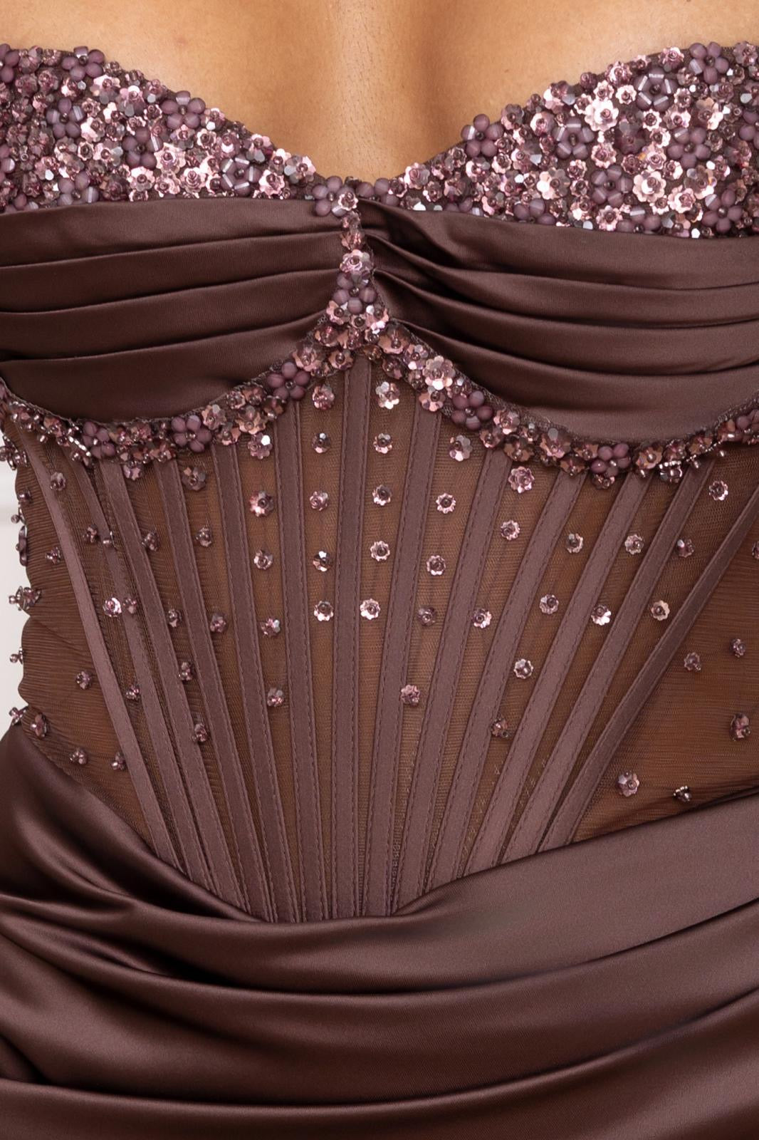 Rochie Eveline lungă din satin închidere pe corset și aplicații pietre la bust