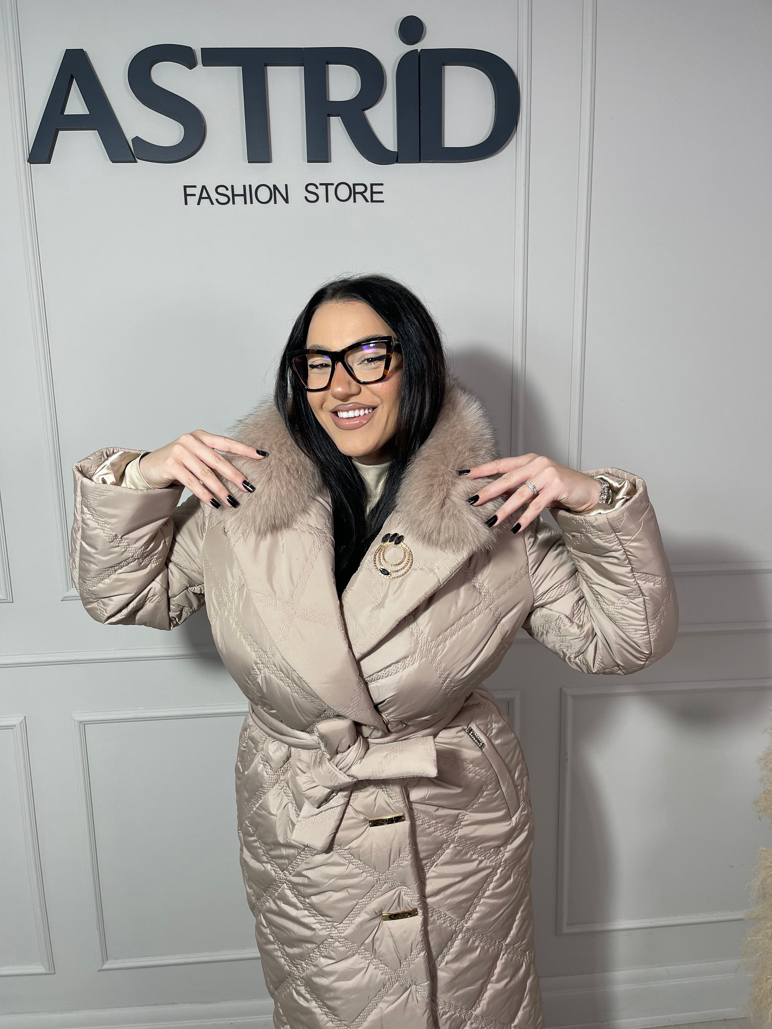 Geaca Freya lungă cu balana la guler și cordon în talie