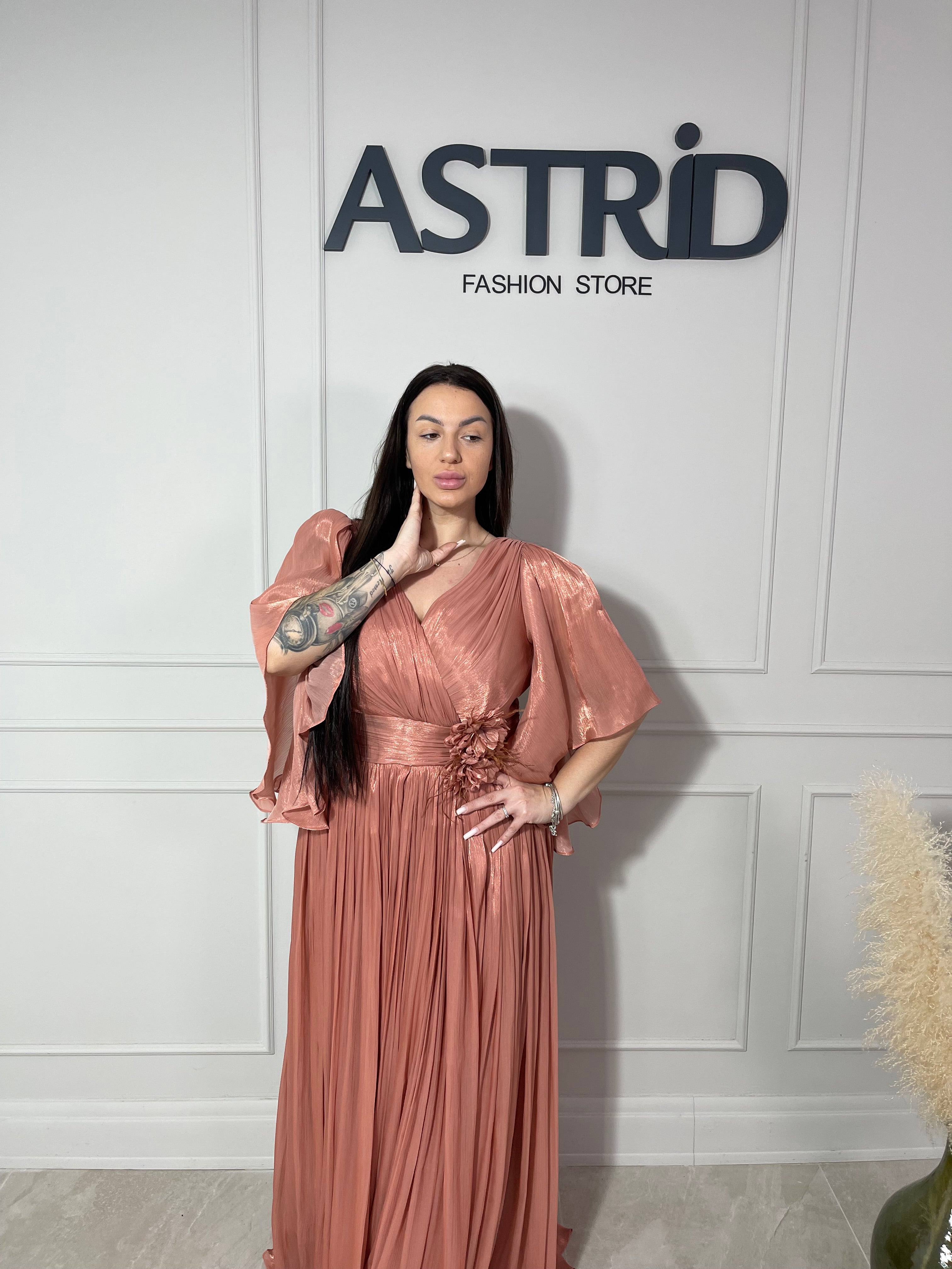 Rochie Sofia lungă mânecă clopot și accesoriu floare la talie