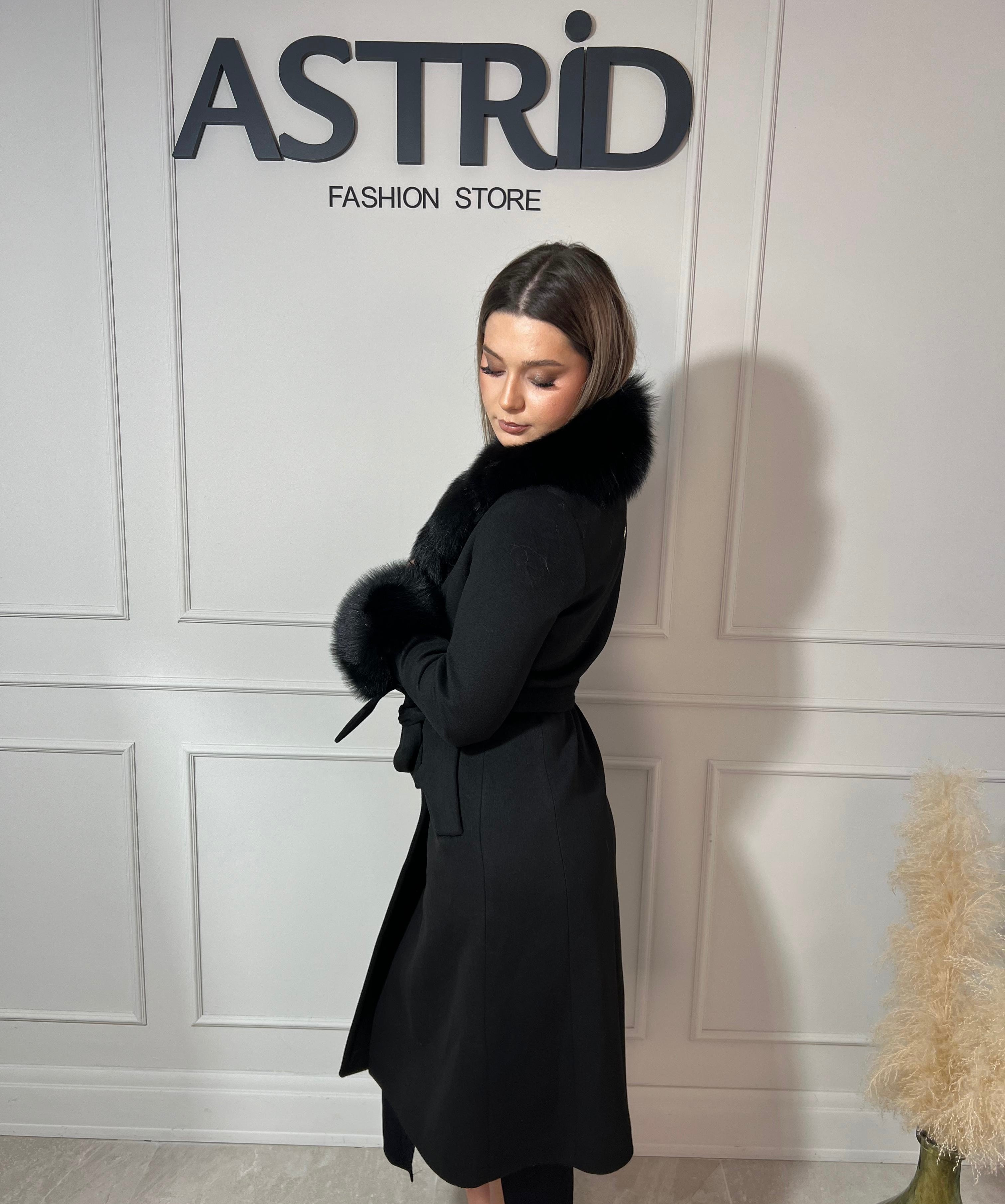 Palton Kleo din cașmir cu blană naturală și cordon in talie