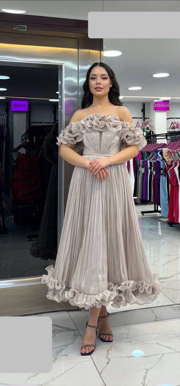 Rochie Arsi midi din voal plisată cu volane și mânecă căzută