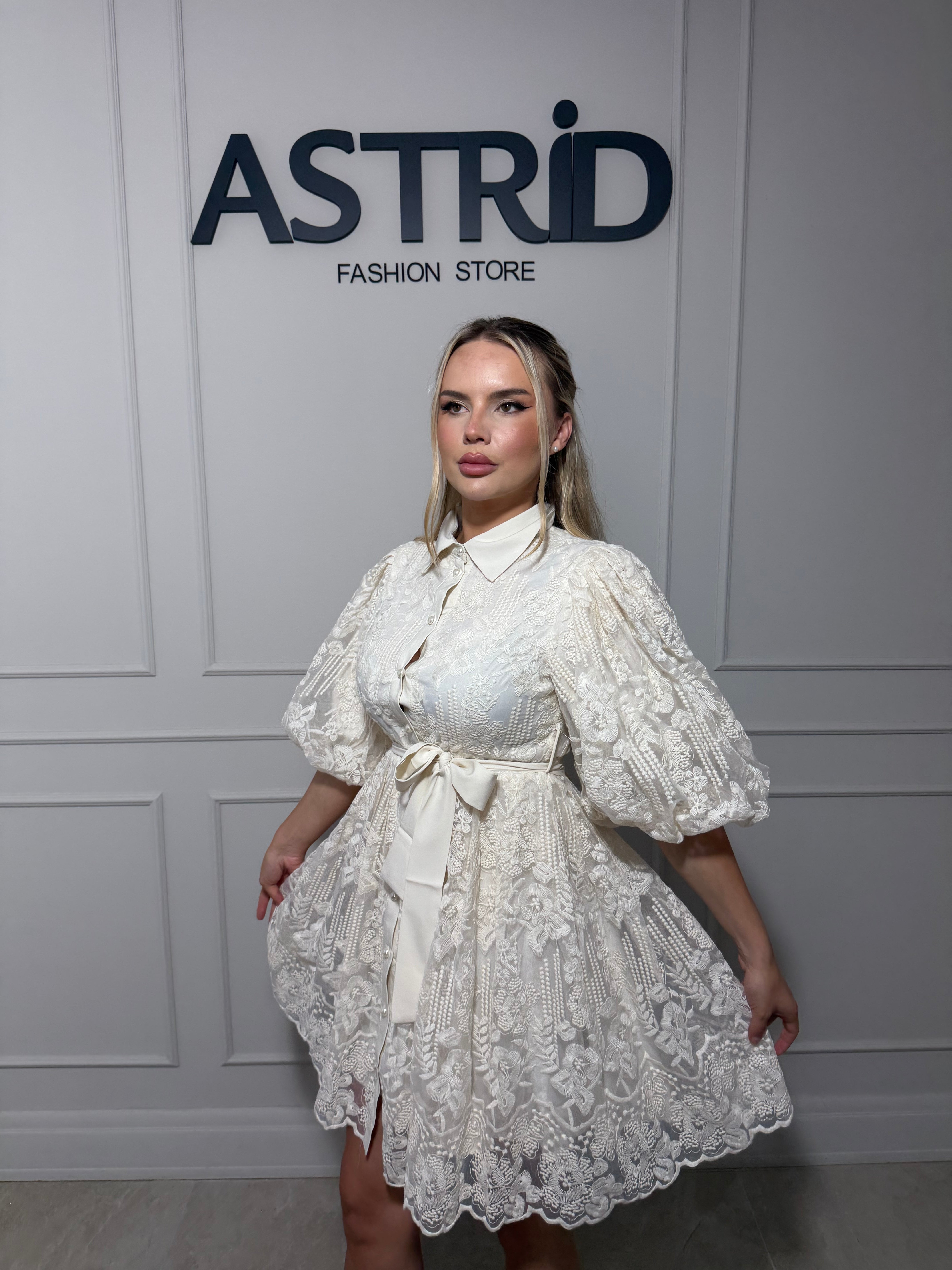Rochie Azi scurta din broderie cu maneci bufante si cordon in talie