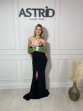 Rochie Elegance lungă aplicații pietre la bust mâneci căzute și crăpătură pe picior