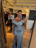 Rochie Silver lunga cu aplicatii pietre si perle cu maneci tip barcuta