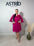 Rochie Jaklin midi fucsia mânecă clopot și accesoriu floare