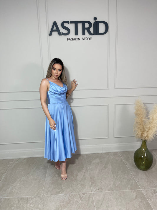 Rochie Kim midi din satin bust căzut și bretele subțiri