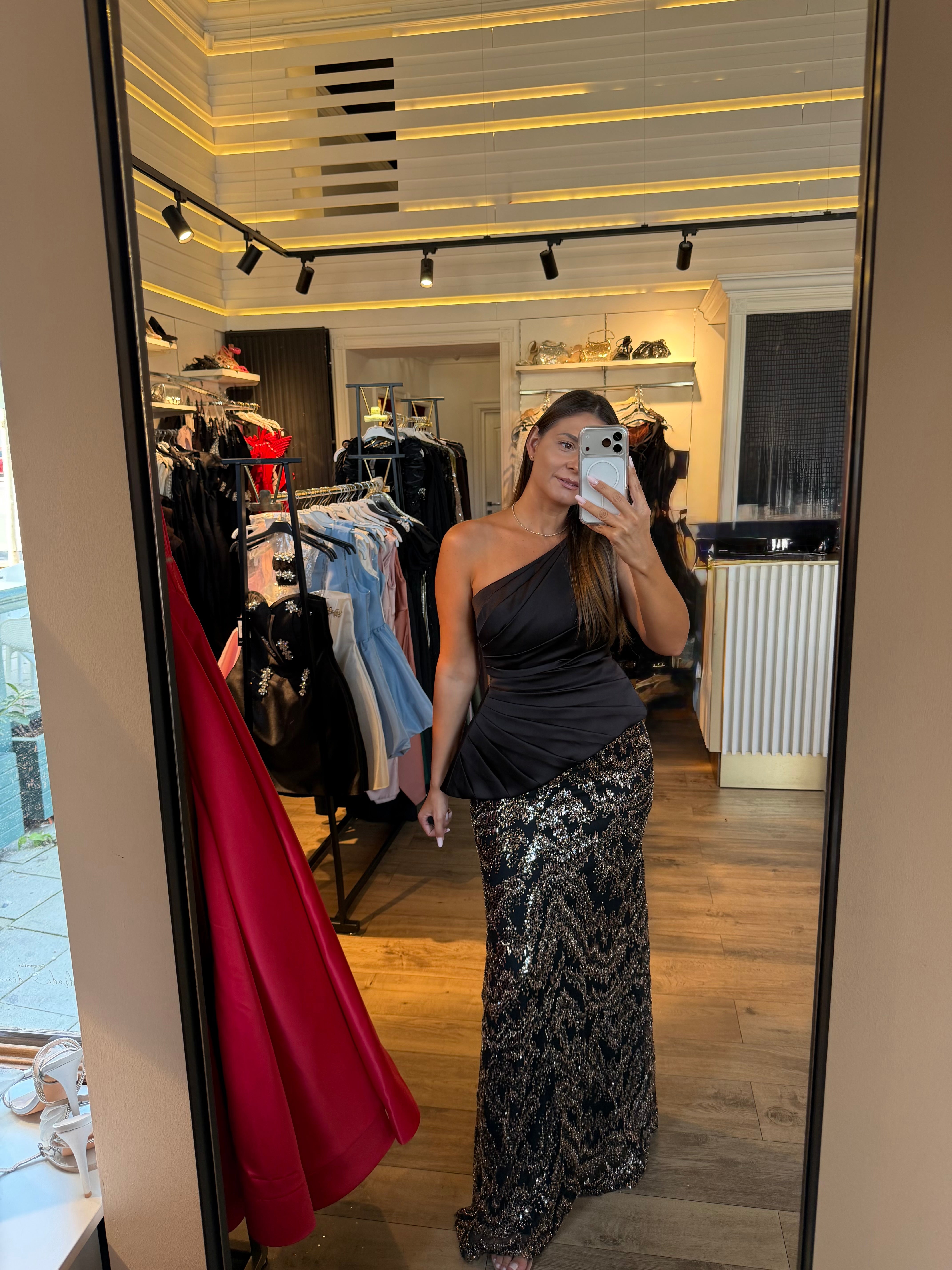 Rochie Aylin lunga cu bust satinat pe un umar si peplum in talie