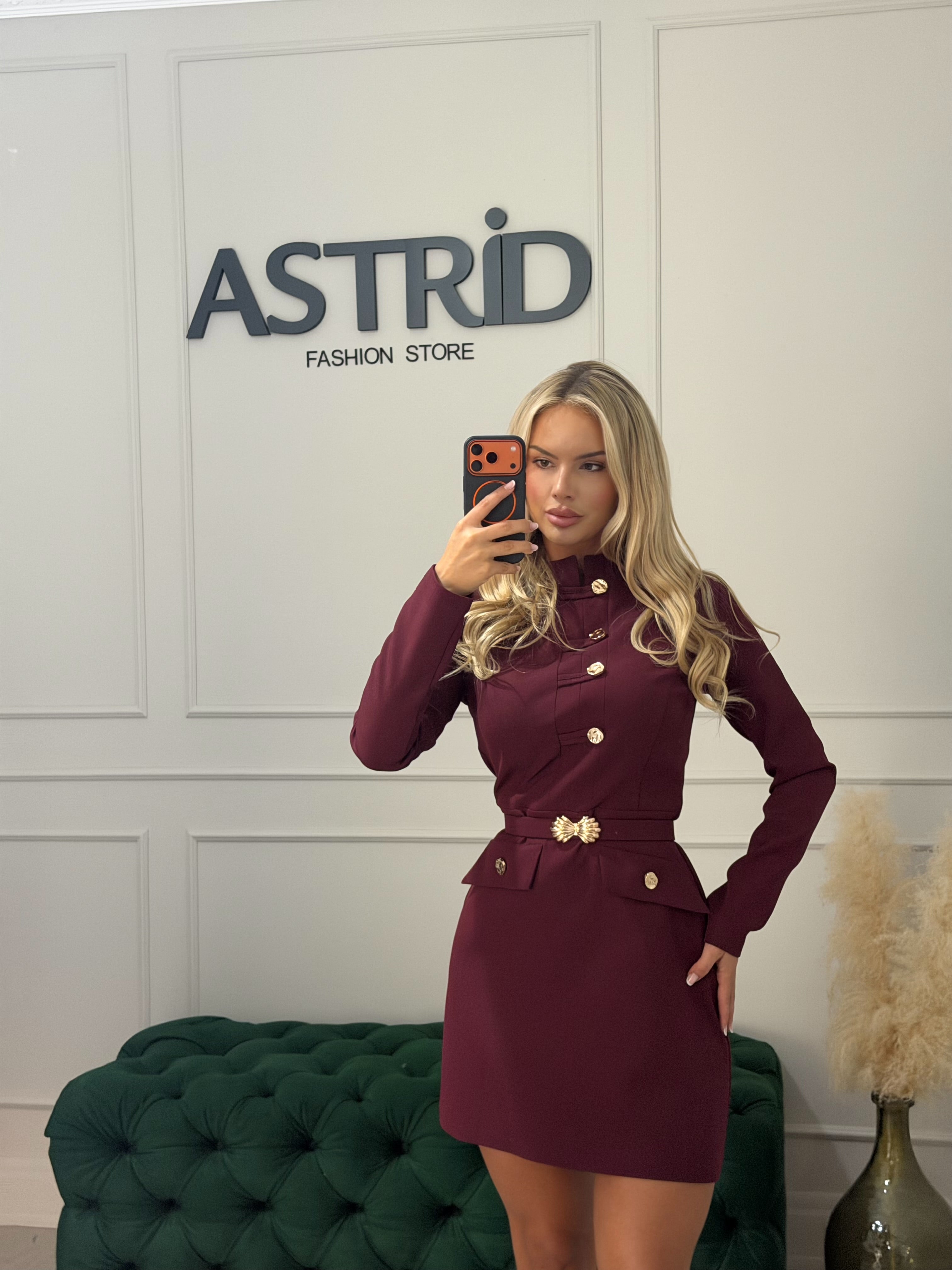 Rochie Karla scurta usorin clos si decorata cu nasturi aurii