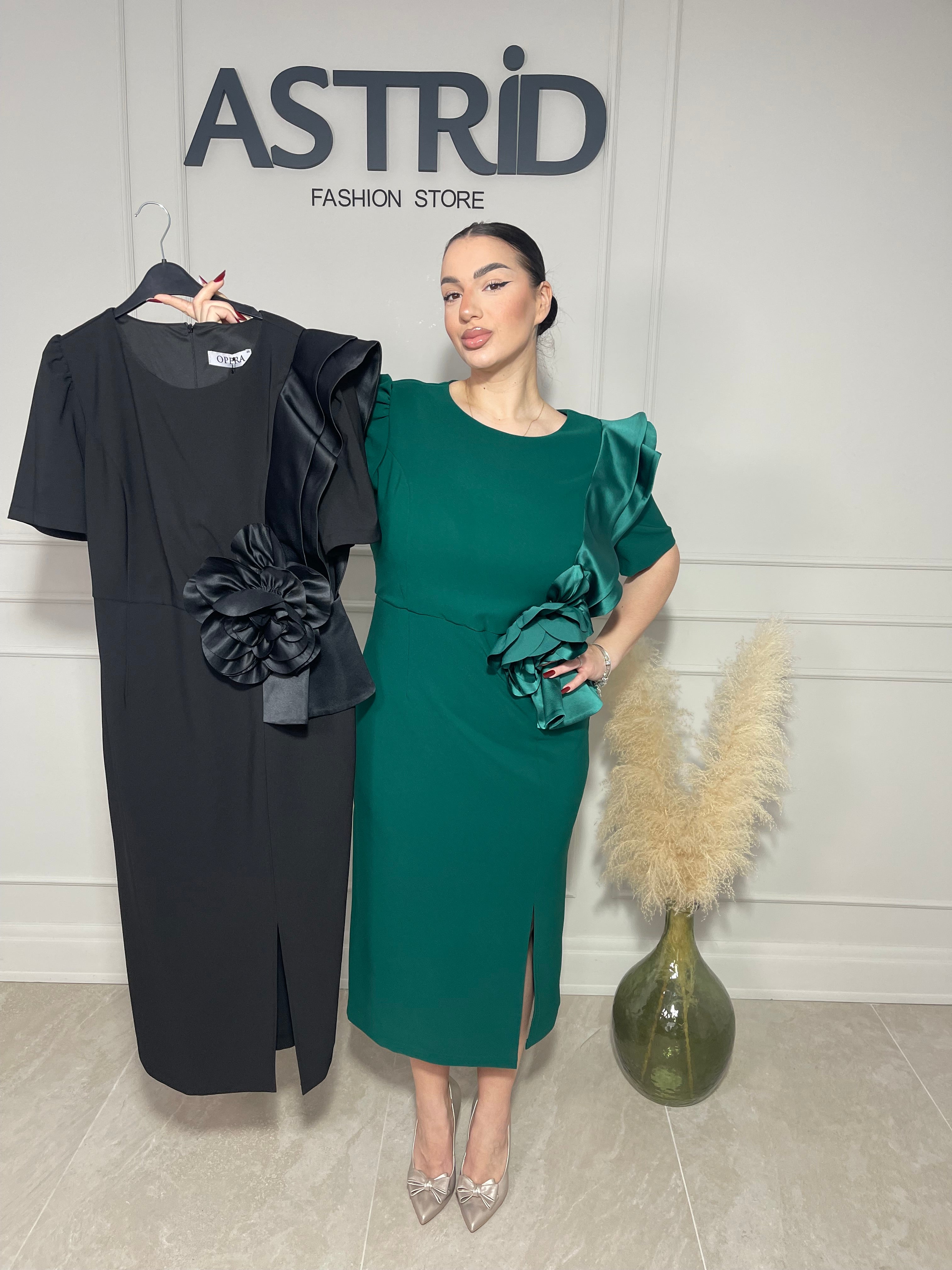 Rochie Kari midi disponibilă în două variante de culoare, verde intens și negru clasic.