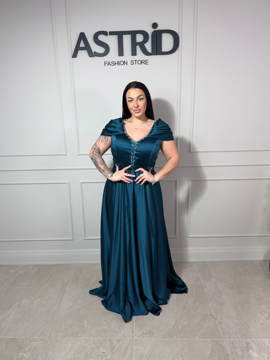 Rochie Cleopatra lungă din satin cu umeri căzuți și aplicații pietre la bust