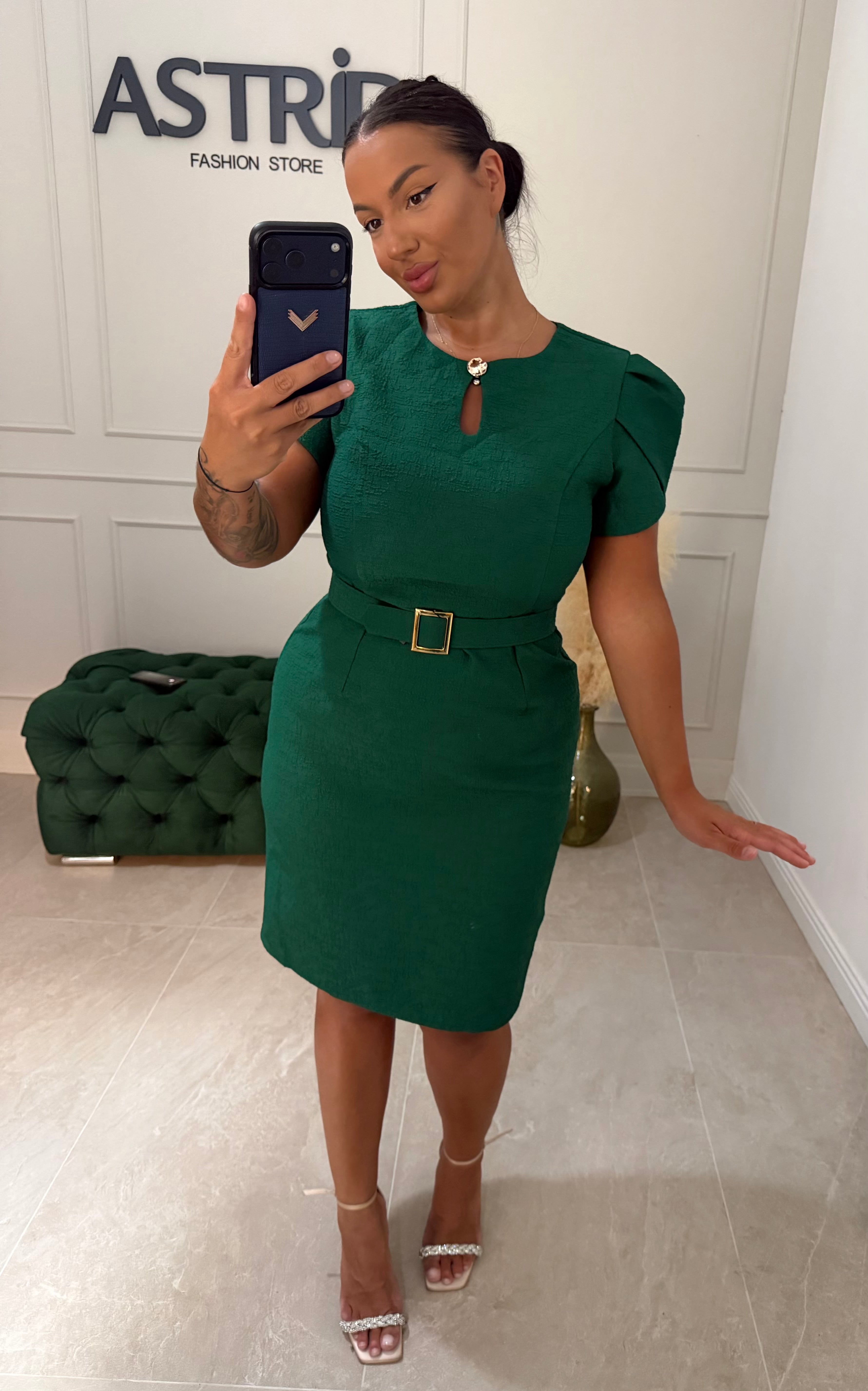 Rochie Nice scurta verde din brocard si curea talie