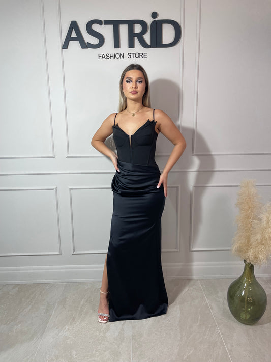 Rochie Sofia lungă din satin cupe cu mărgeluțe și bretele subțiri