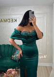 Rochie Lolita midi din satin cu crăpătură pe picior și aplicații pietre și perle la bust