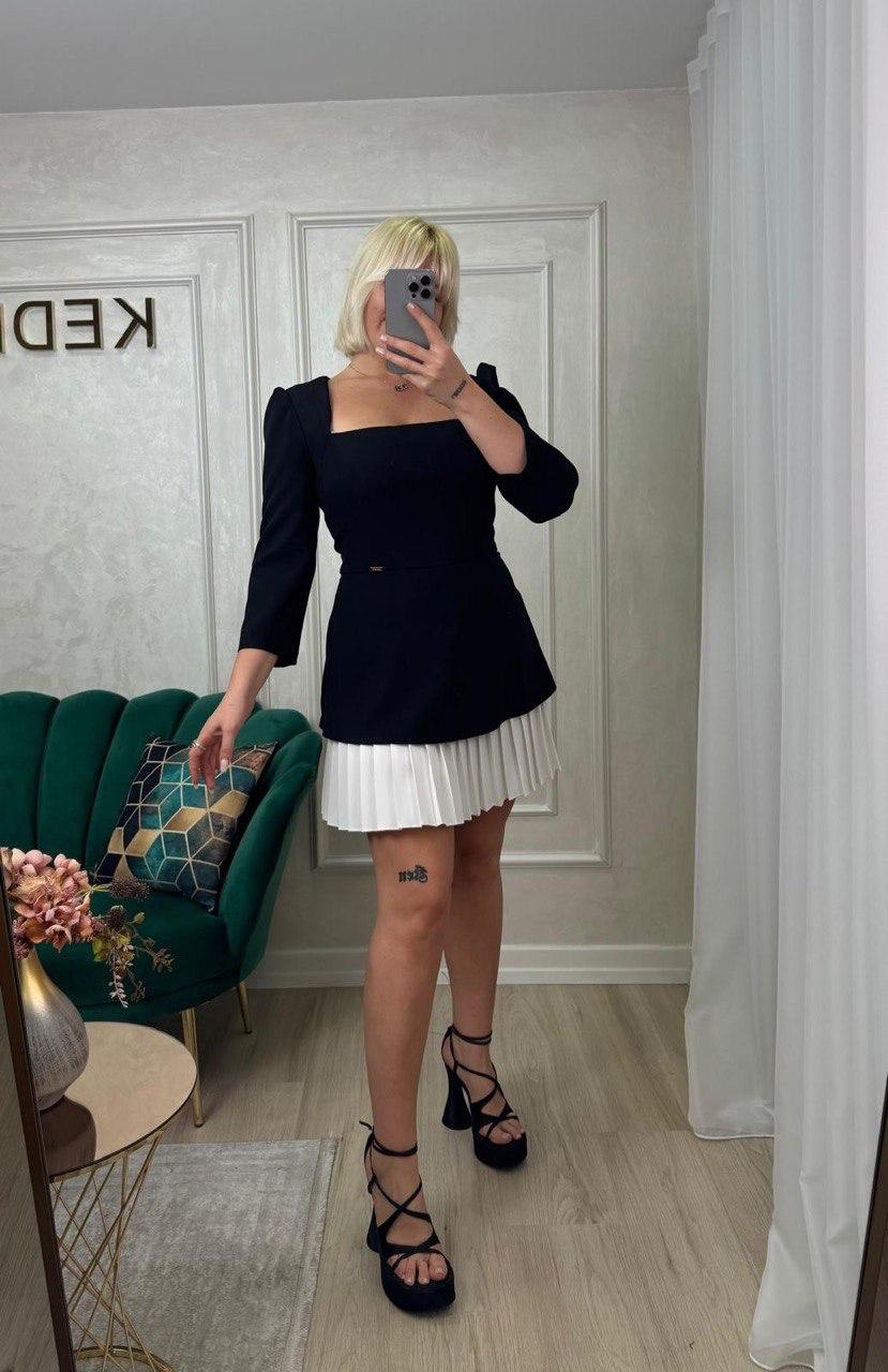 Rochie Nicky tip sacou scurta cu volane albe