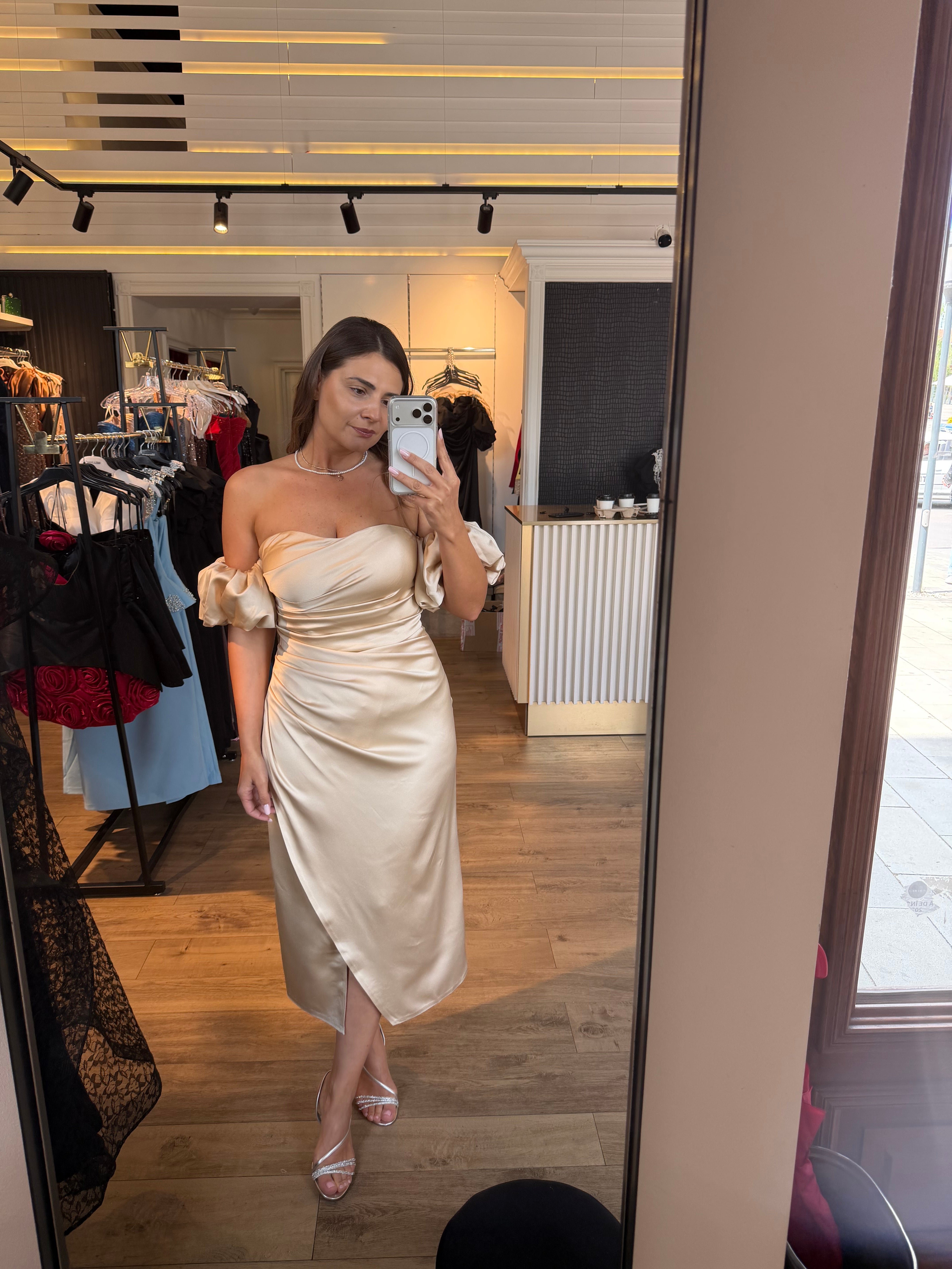 Rochie Amira midi din satin cu falduri in talie si mâneci bufante detașabile