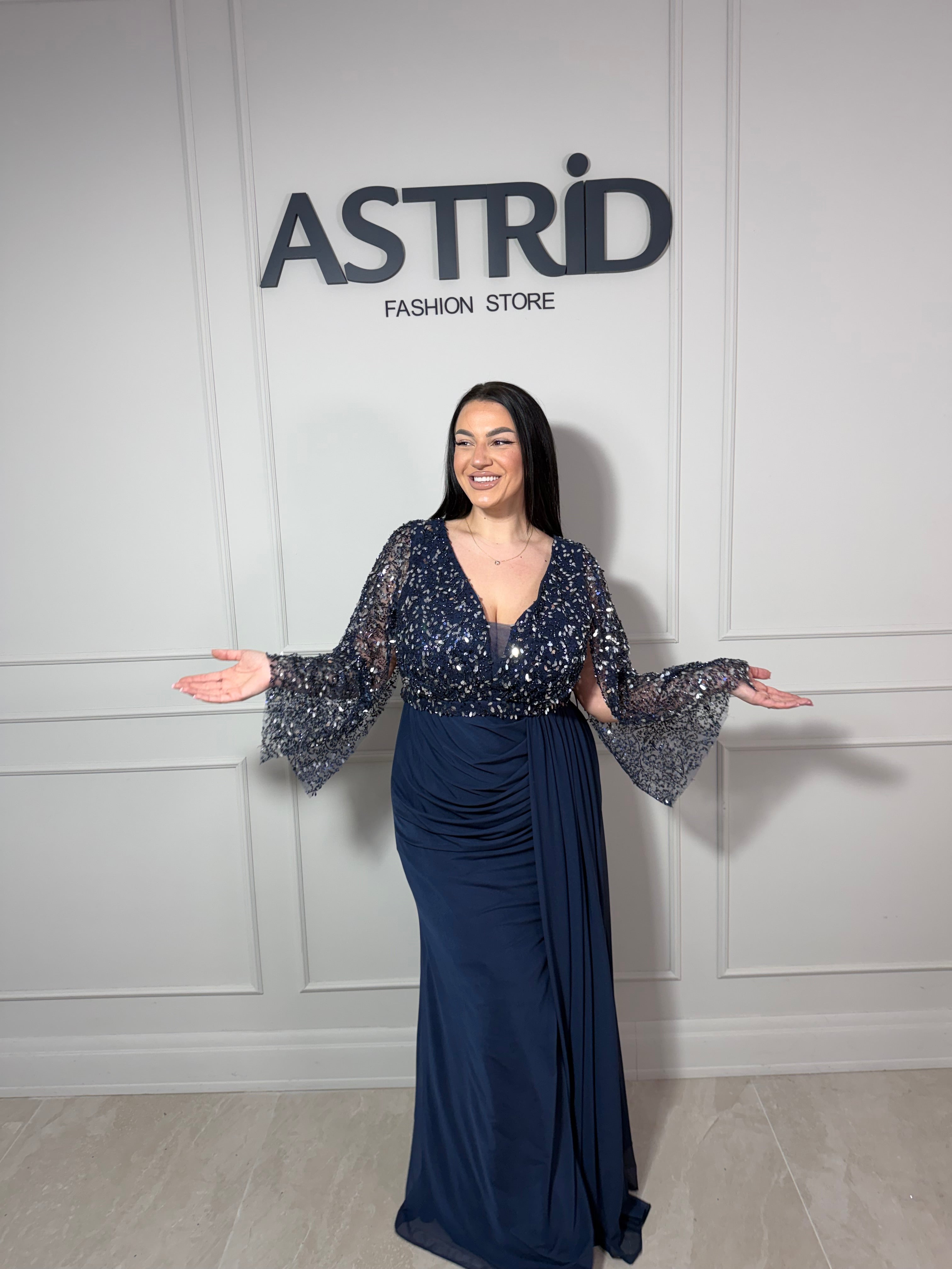 Rochie Ulmia lungă aplicații paiete și mânecă fluture