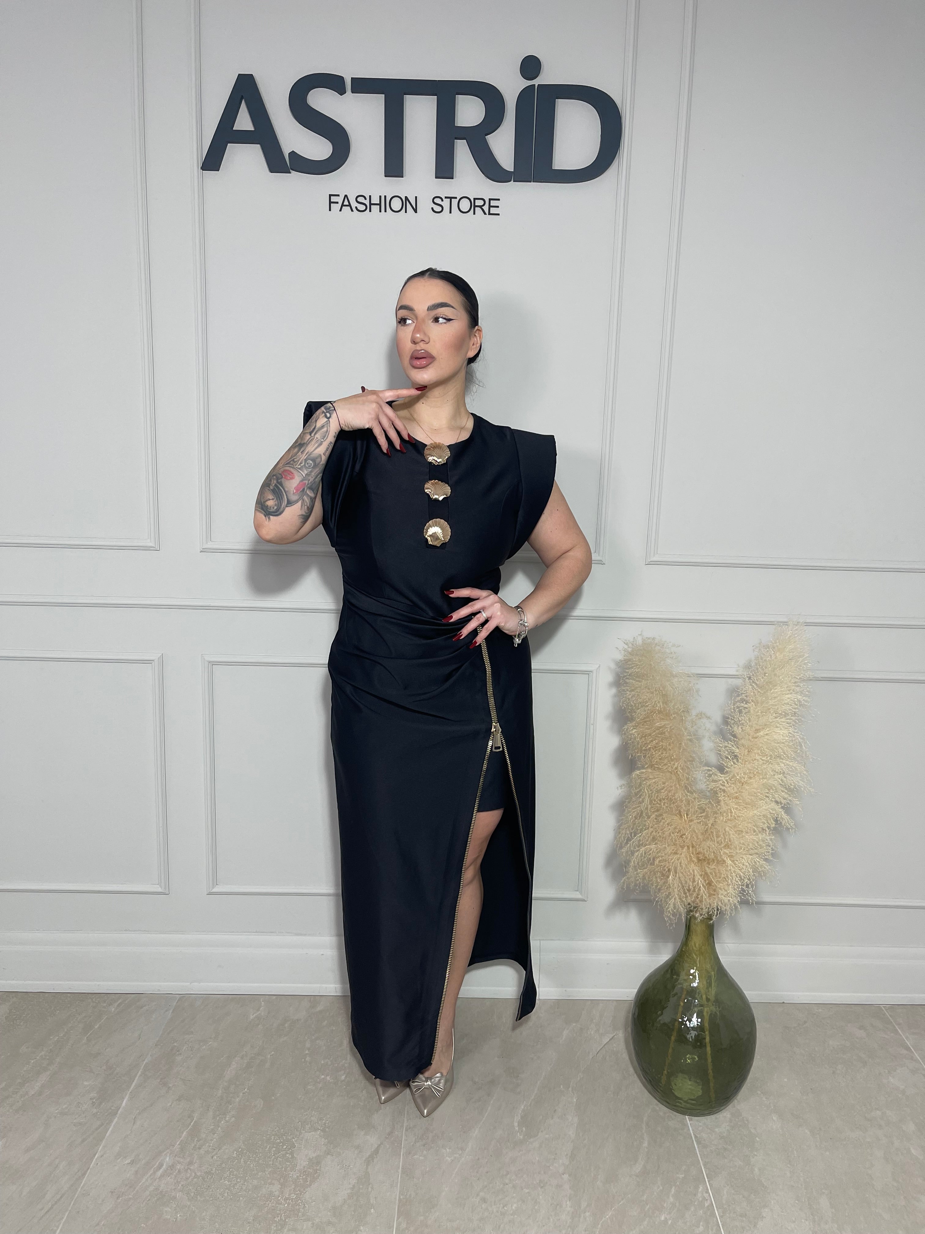 Rochie Cecily lunga cu accesorii aurii bust si fermoar decorativ