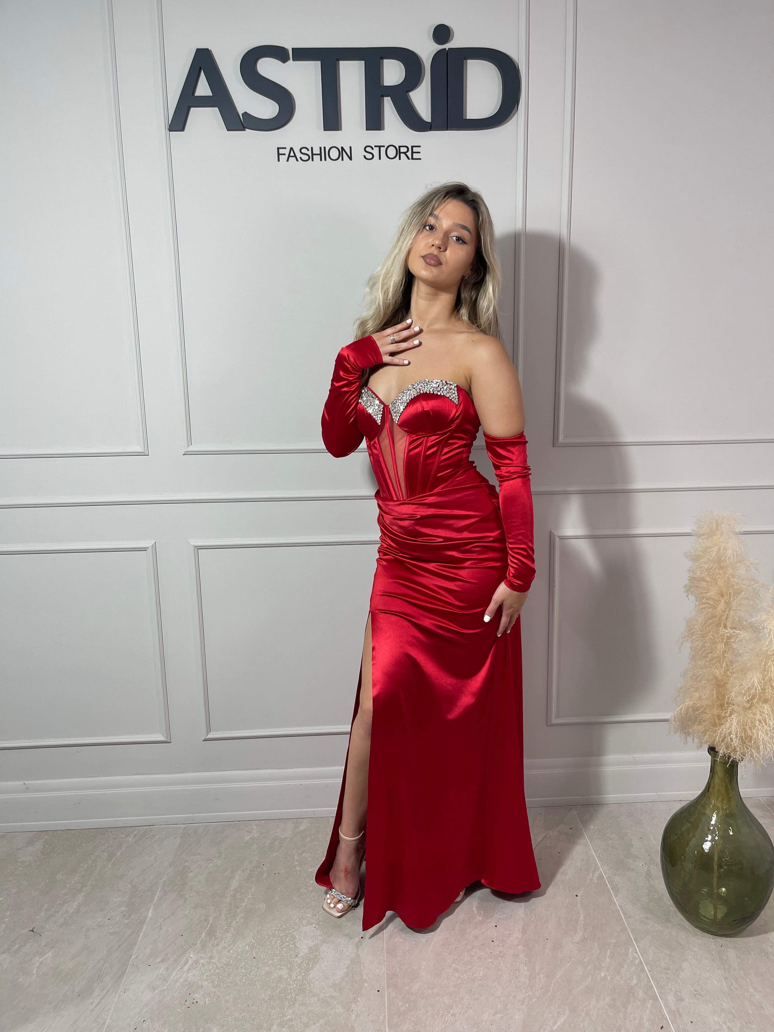 Rochie Eliana lungă din satin pietre la bust și mâneci detașabile