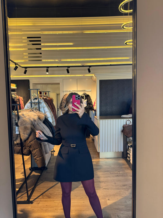 Rochie Noir scurtă mânecă clopot și curea în talie