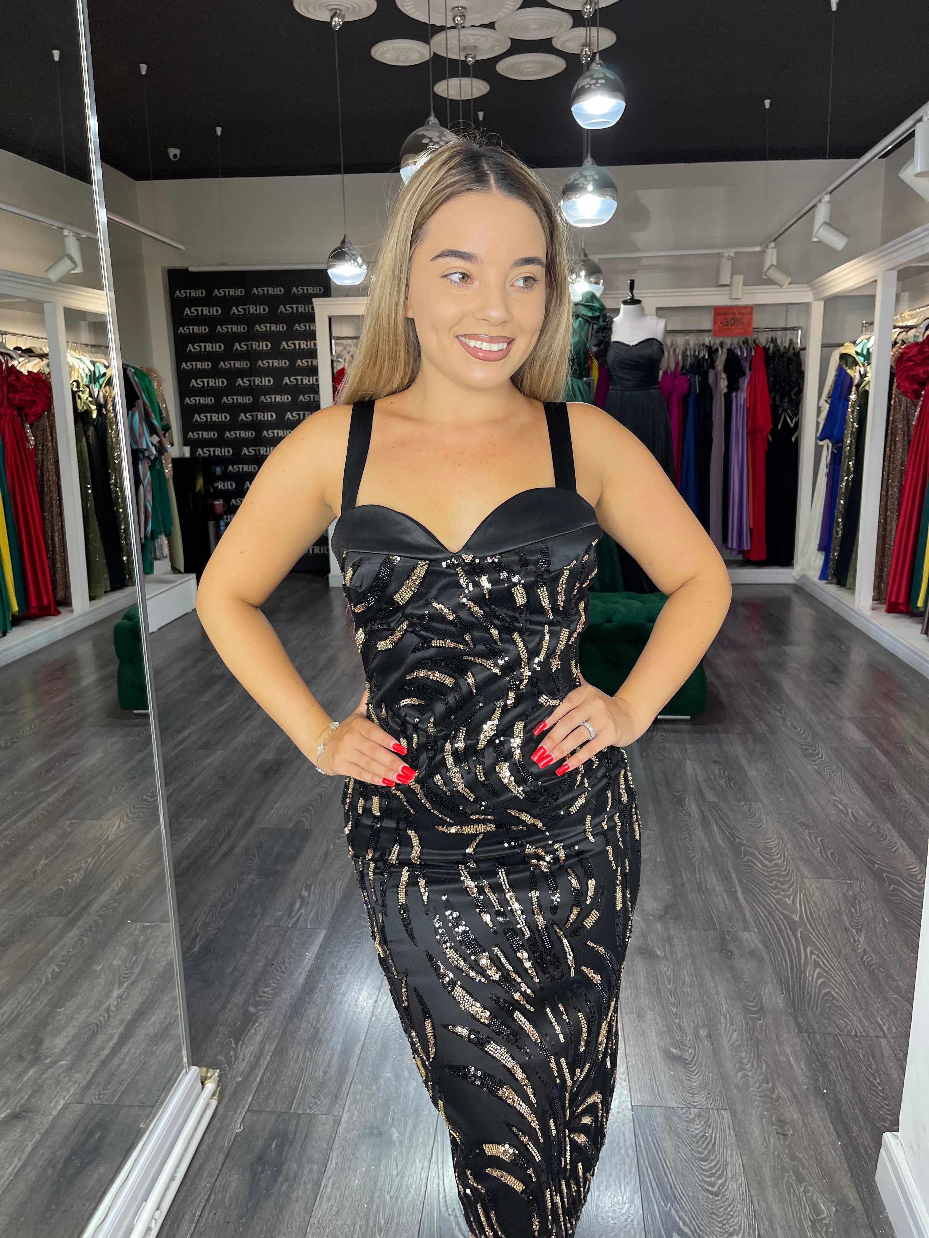 Rochie Olga midi, neagra, accesorizata cu insertii de dantela si paiete pe partea din fata, cupe din tafta, bretele late