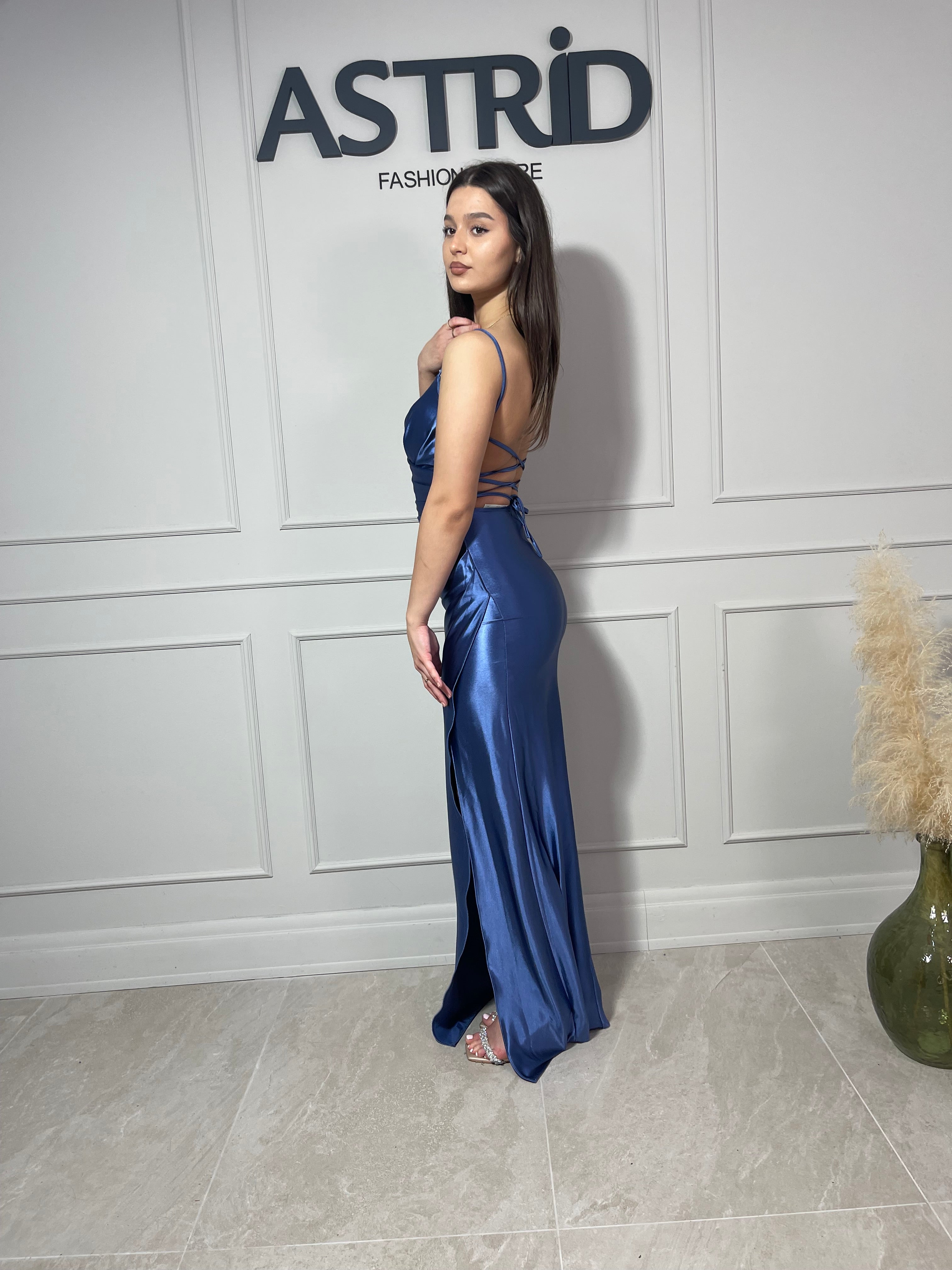 Rochie Devon lungă din licra pe corp crăpătură pe picior și corset la spate